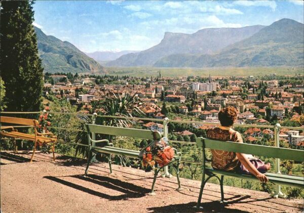 Meran Merano Tappeinerweg Blick gegen Penegal