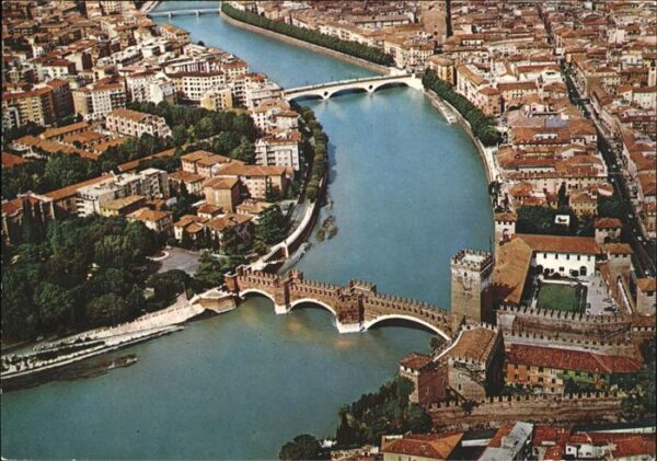 Verona Veneto Veduta aerea dell Adige con Castelvecch