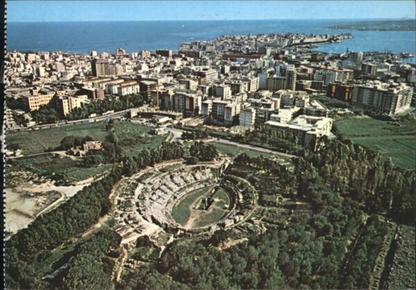 Siracusa Anfiteatro romano e panorama dall aereo