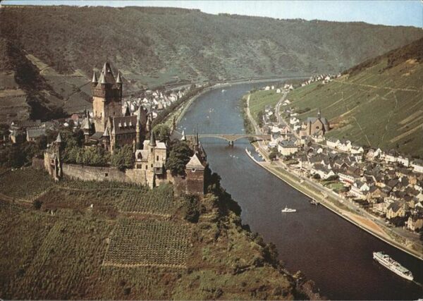Cochem Mosel mit Burg Fliegeraufnahme