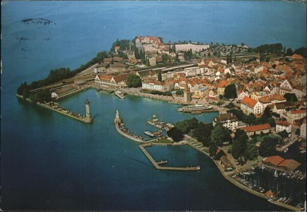 Lindau Bodensee mit Hafen Fliegeraufnahme
