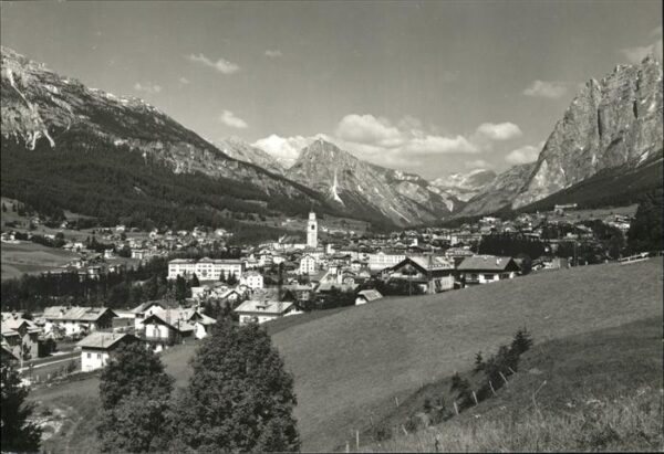 Cortina d Ampezzo mit Col Rosa