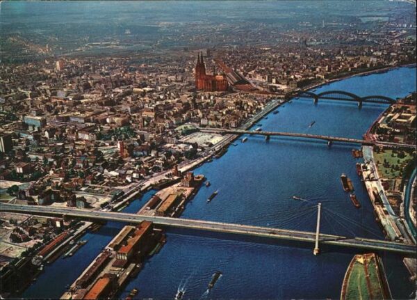 Koeln Rhein mit Rheinbrücken u.Dom