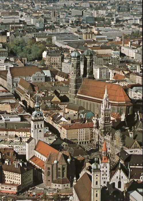 Muenchen mit Peterskirche