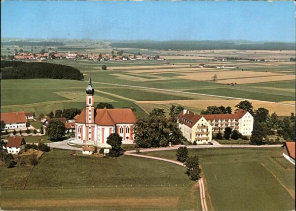 Vilgertshofen mit Wallfahrtskirche Mariä Schmerzen u.