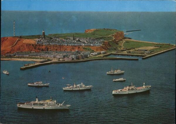 Helgoland mit div.Ausflugsschiffen