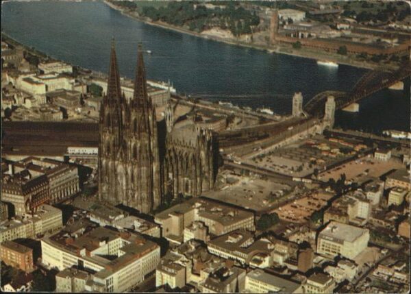 Koeln Rhein mit Dom