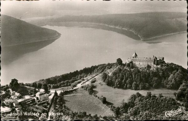 Schloss Waldeck mit Edersee