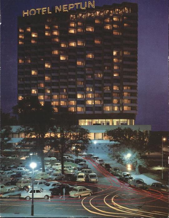 Rostock-Warnemuende Hotel Neptun bei Nacht