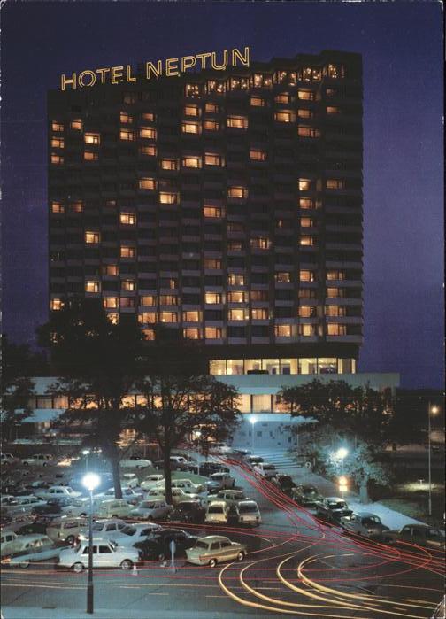 Rostock-Warnemuende Hotel Neptun bei Nacht