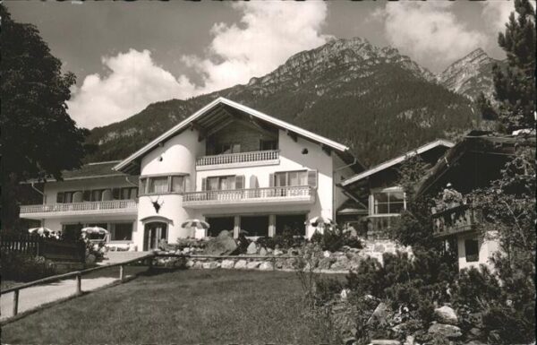 Garmisch-Partenkirchen Berggasthof Almhütte mit Kramer