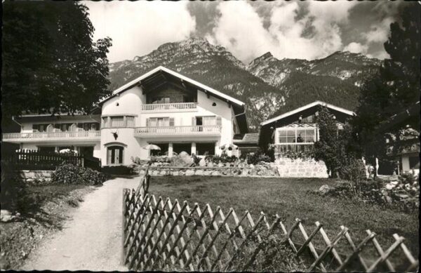Garmisch-Partenkirchen Berggasthof Almhütte am Kramer Südhang