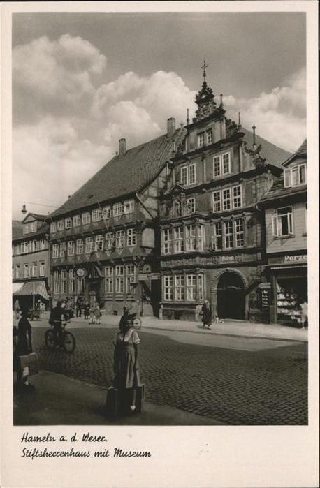 Hameln Weser Stiftsherrenhaus mit Museum