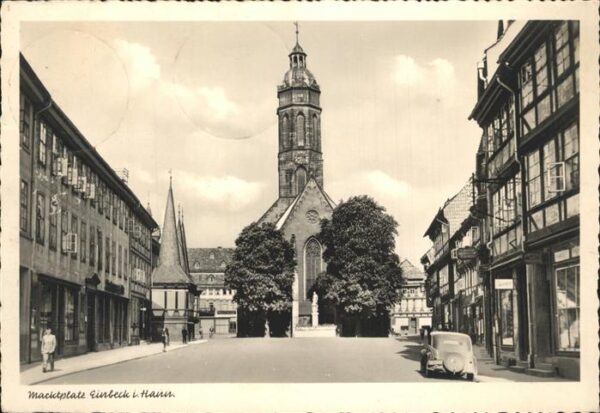 Einbeck Niedersachsen Marktplatz mit Kirche