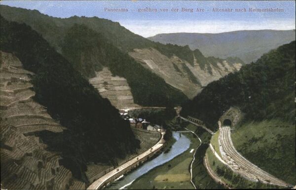 Altenahr Panorama mit Rhein von Burg Are