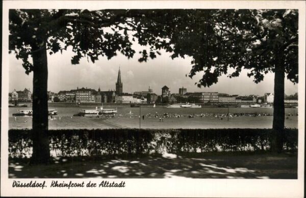 Duesseldorf Rheinpanorama Altstadt
