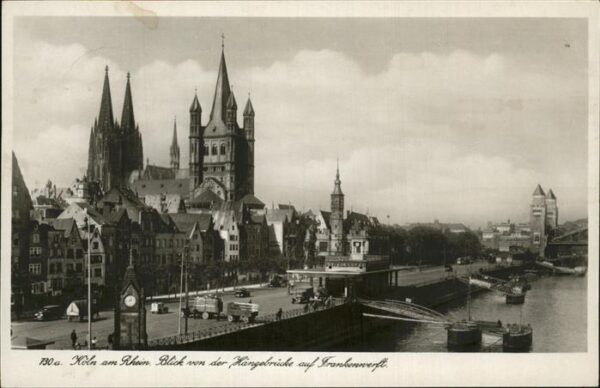 Koeln Rhein Rheinpanorama Dom Schiffe