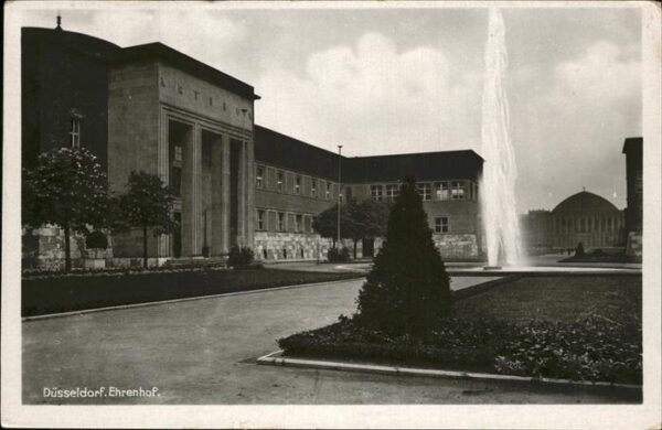 Duesseldorf Ehrenhof