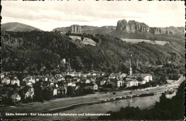Bad Schandau mit Falkenstein und Schrammsteinen