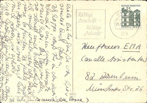 Kiel Marinedenkmal Autos Strand – Bild 2