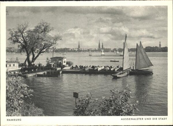Hamburg Aussenalster Stadtpanorama Segelboote