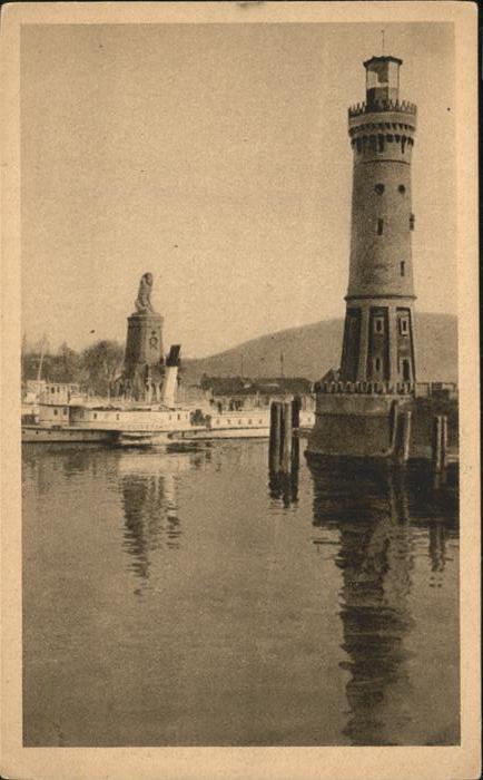 Lindau Bodensee Hafeneinfahrt mit Leuchtturm