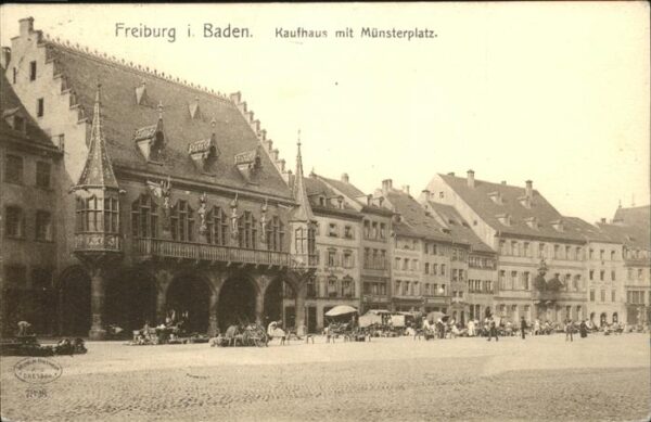 Freiburg Breisgau Kaufhaus mit Münsterplatz