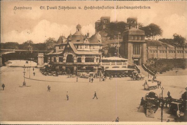 St Pauli Fährhaus und Hochbahnstation Landungsbr