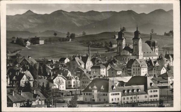Lindenberg Allgaeu Ortsblick mit Alpen Feldpost