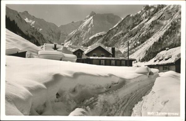 Spielmannsau Ortsansicht im Winter