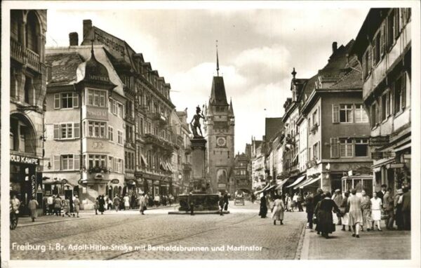 Freiburg Breisgau AH Strasse mit Bertholdsbrunnen und Mar