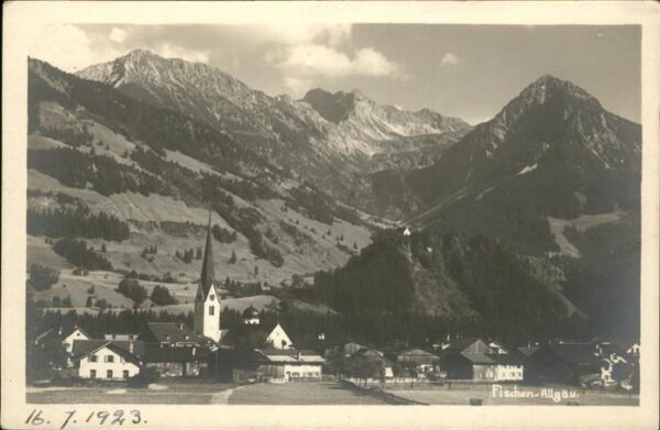 Fischen Allgaeu Ortsansicht mit Kirche