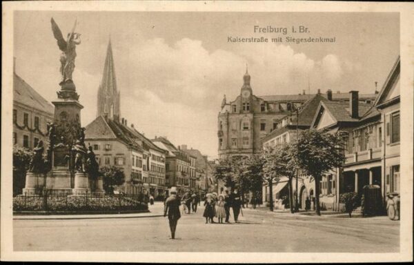 Freiburg Breisgau Kaiserstrasse und Siegesdenkmal