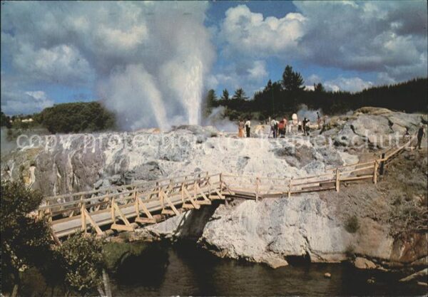 Geysire Vulcans Geysers Vulkane Pohutu Geyser Rotorua Whakarewarewa The
