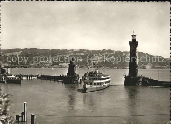 Dampfer Binnenschifffahrt Leuchtturm Lindau-Bodensee Hafeneinfahr