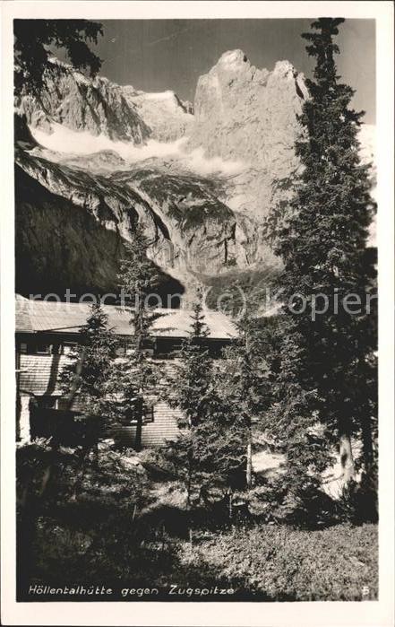 Hoellentalangerhuette Höllentalhütte gegen Zugspitze
