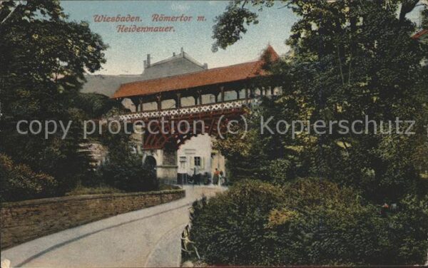 Wiesbaden Römertor mit Heidemauer