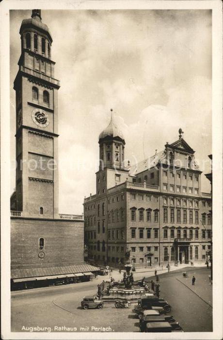 Augsburg Rathaus mit Perlach u.Oldtimer-Autos