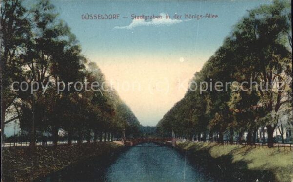 Duesseldorf Stadtgraben in der Königs-Allee