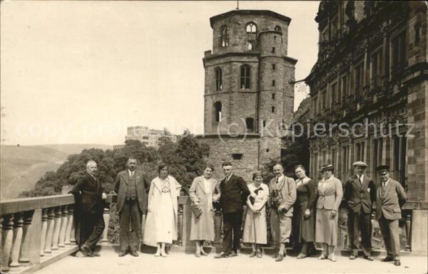 Heidelberg Neckar Schloss mit Besucheer
