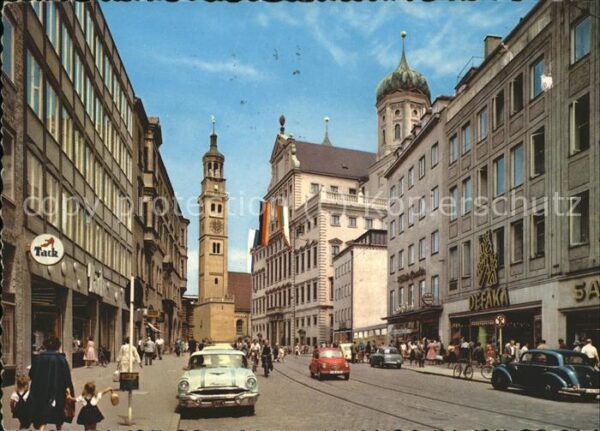 Augsburg Untere Maximilianstrasse mit Rathaus