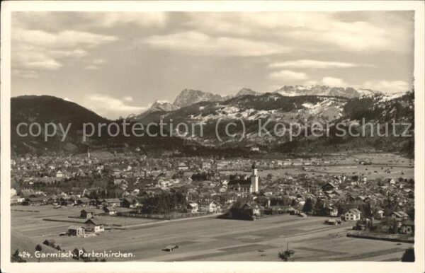 Garmisch-Partenkirchen Panorama mit Alpen
