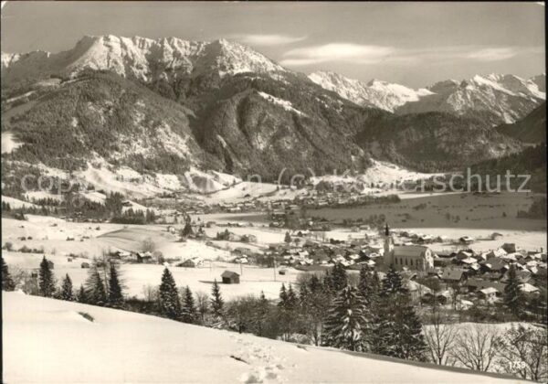 Hindelang Panorama im Schnee mit Alpen