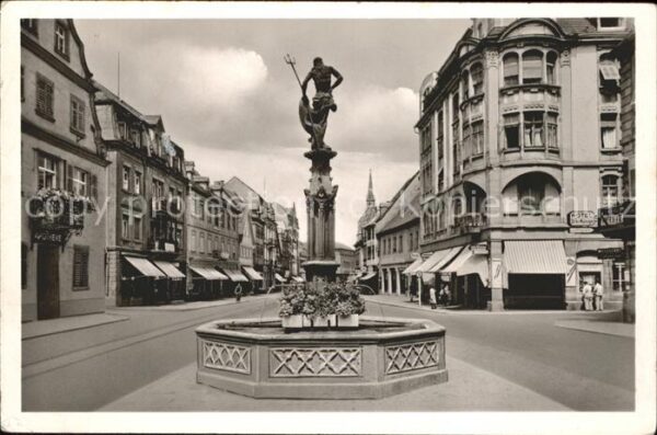 Offenburg Hauptstrasse mit Neptunbrunnen