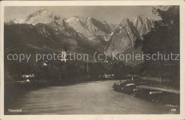 Garmisch-Partenkirchen Ortsblick mit Alpen