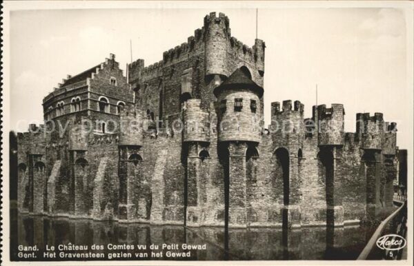 Gand Belgien Le Chateau des Comtes vu du Petit Gewad