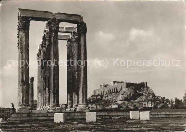Athen Griechenland The Olympleum Columns beyond the Akropo
