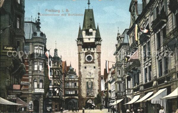 Freiburg Breisgau Kaiserstrasse mit Martinstor