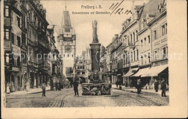 Freiburg Breisgau Kaiserstrasse mit Martinstor