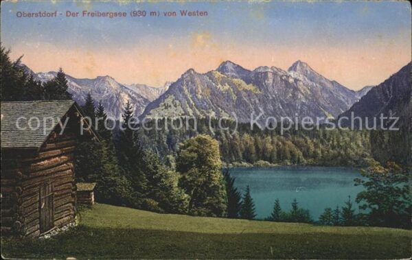 Oberstdorf Freibergsee mit Hütte und Alpen